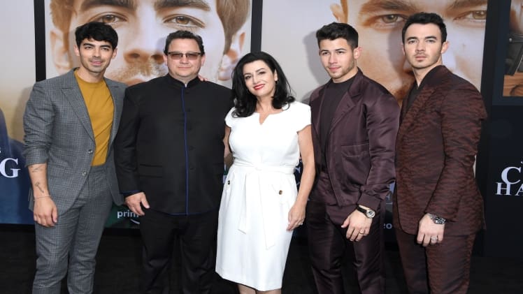 Are The Jonas Brothers Parents
